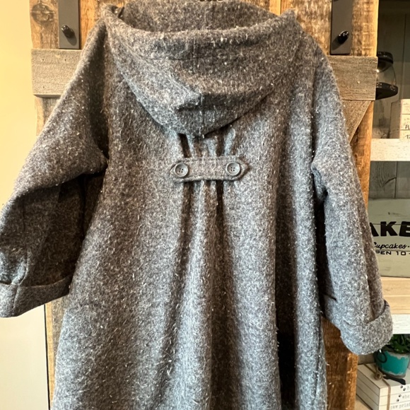 Woman's Wool Coat - Picture 1 of 4